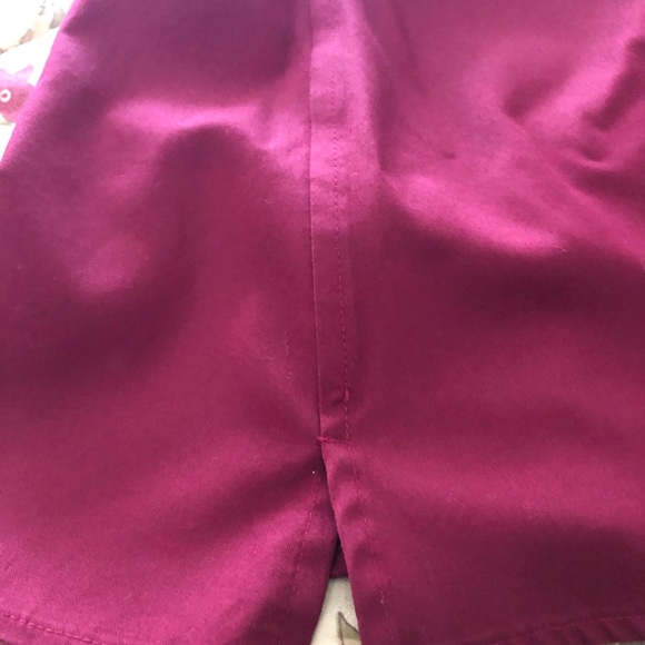 Jones New York Long Sleeve Wine Colored Broadcloth Blouse. - Picture 4 of 5